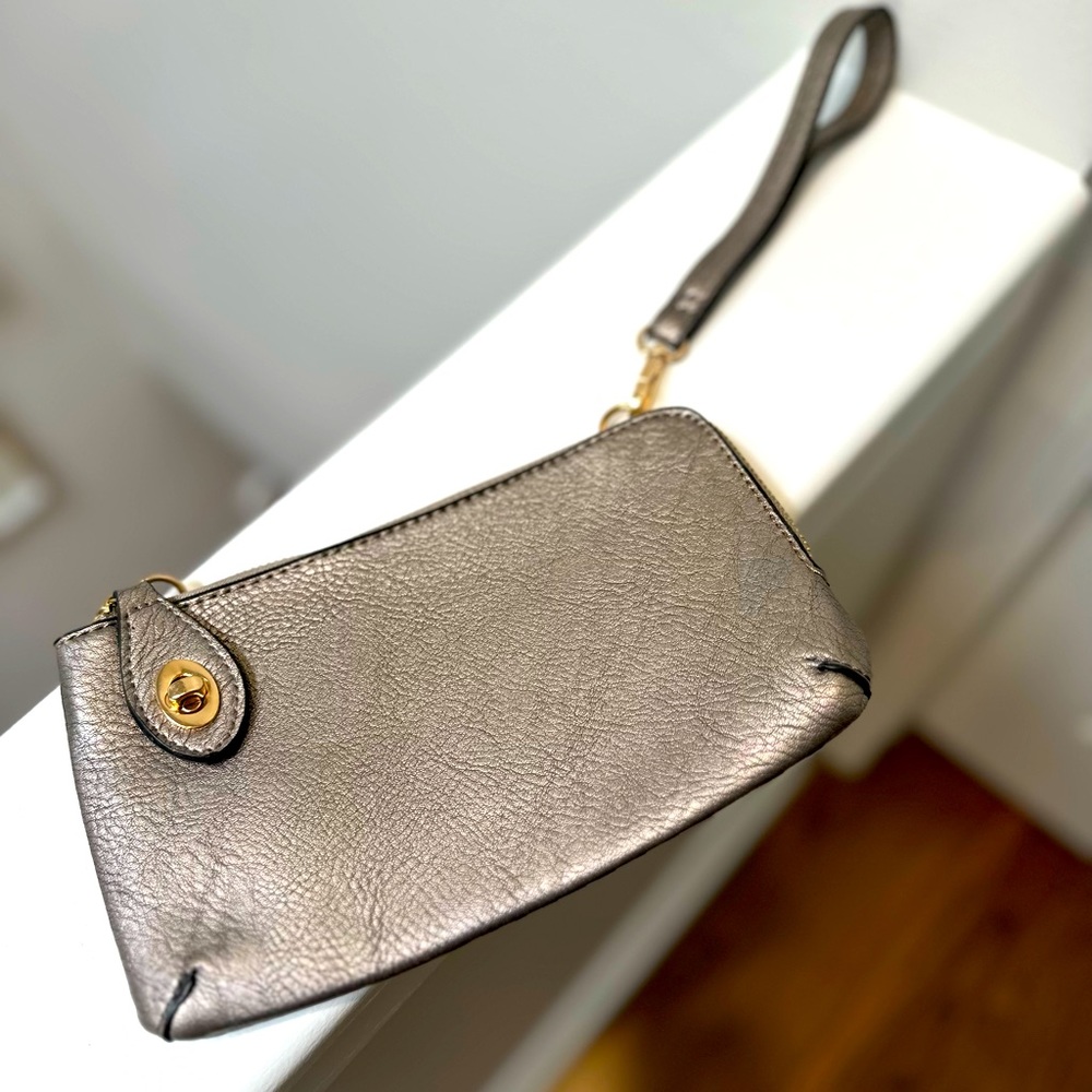 Silver Metallic Faux Leather Wristlet/Crossbody Purse